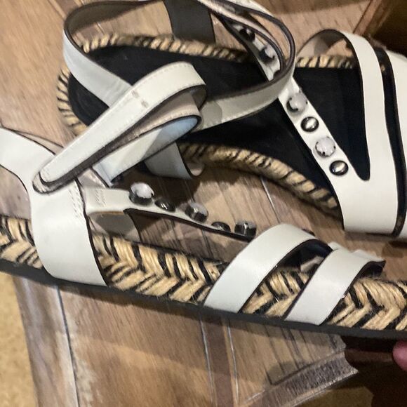 ❤️ Naked Feet “Arko” Leather Jeweled Sandals ❤️ - Picture 4 of 8